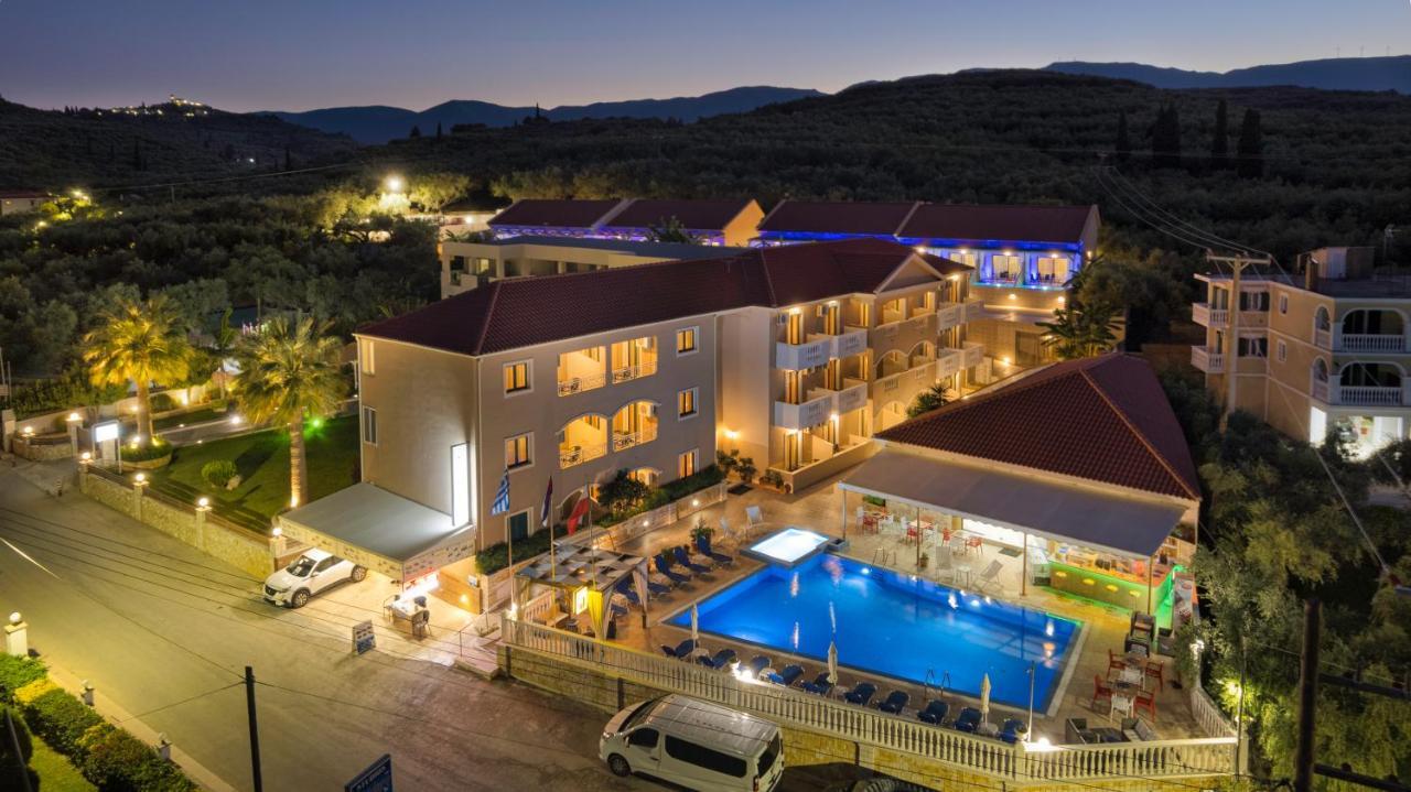 Kozanos With Private Pool Apartment *