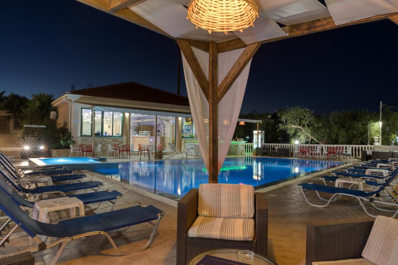 Kozanos With Private Pool Apartment *