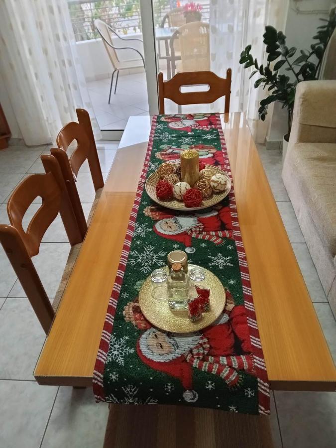Nicholas House ! * Chalkida