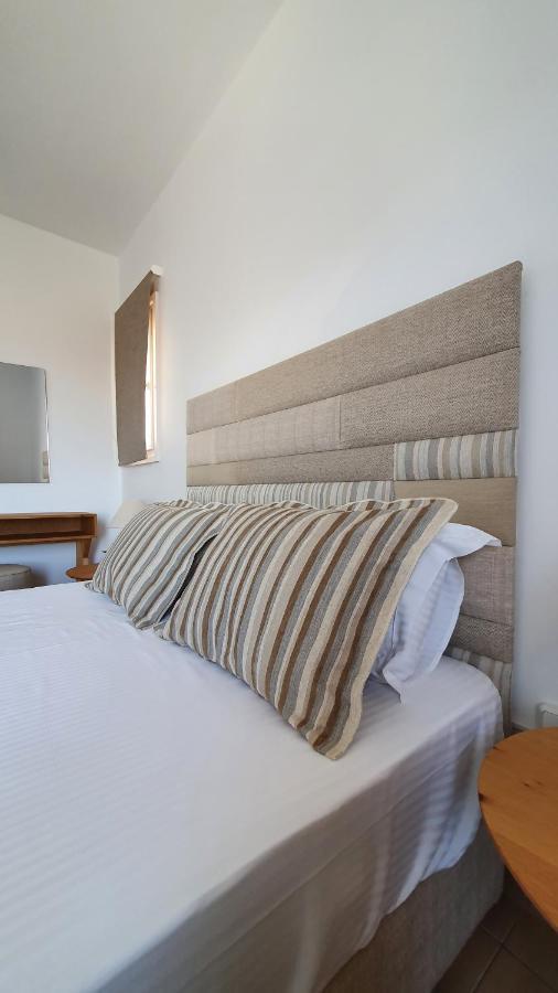 Sarakiniko Guest house Adamantas (Milos)