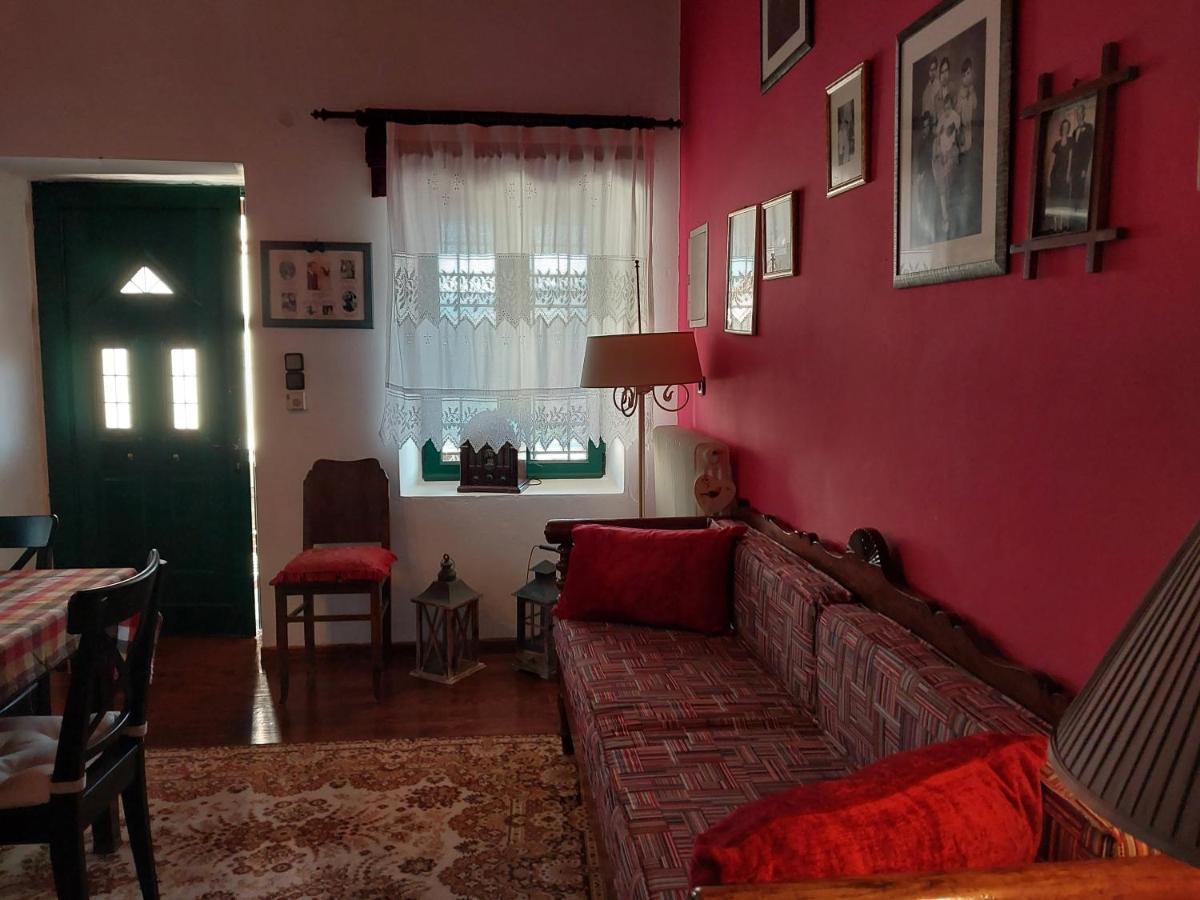 Xenia's Traditional House Holiday home