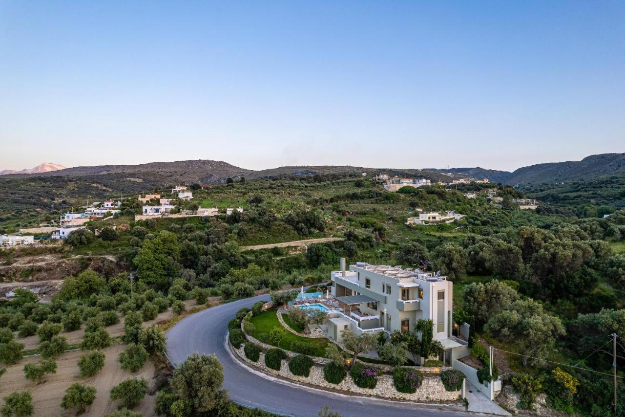 Rizes Villa, Jacuzzi & Pool Amid Olive Trees Villa
