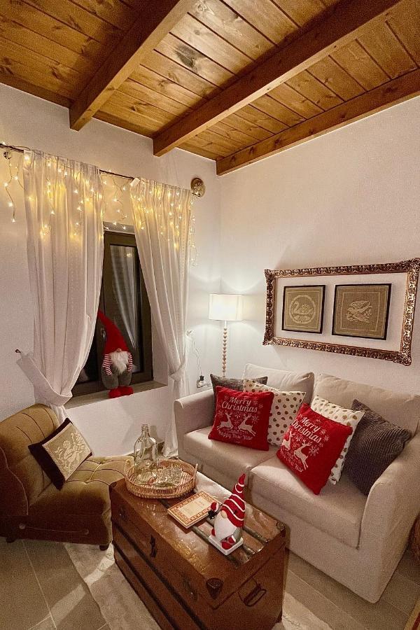 Casa Delicosta- 2 Flat With Garden, 15 Min From