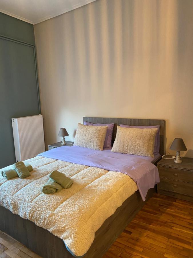 Helen's Art House Apartment