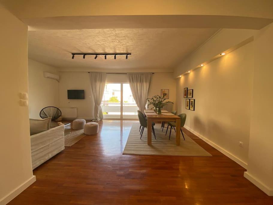 2-bedroom In Athina Apartment *