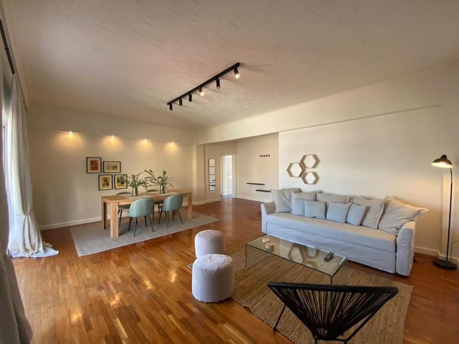 Apartment 2-bedroom In Athina Athens