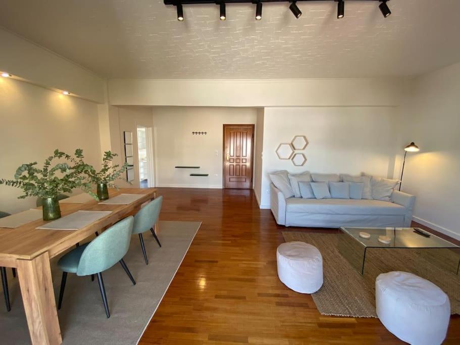 2-bedroom In Athina Apartment