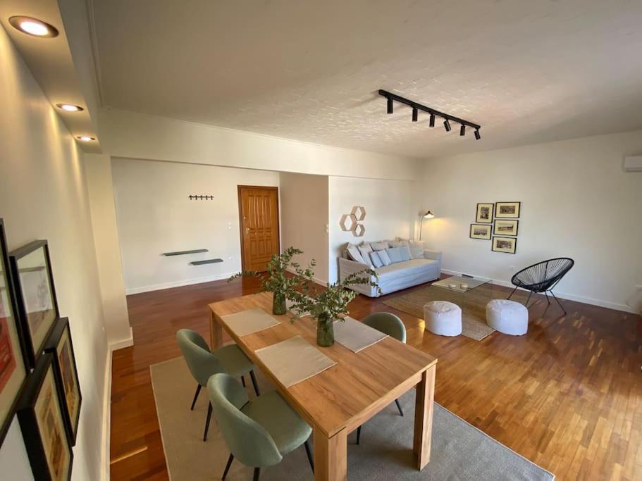 Apartment 2-bedroom In Athina Athens