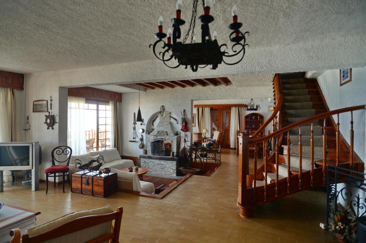 Antorina Grande Beachfront House With Private Pool Holiday home *