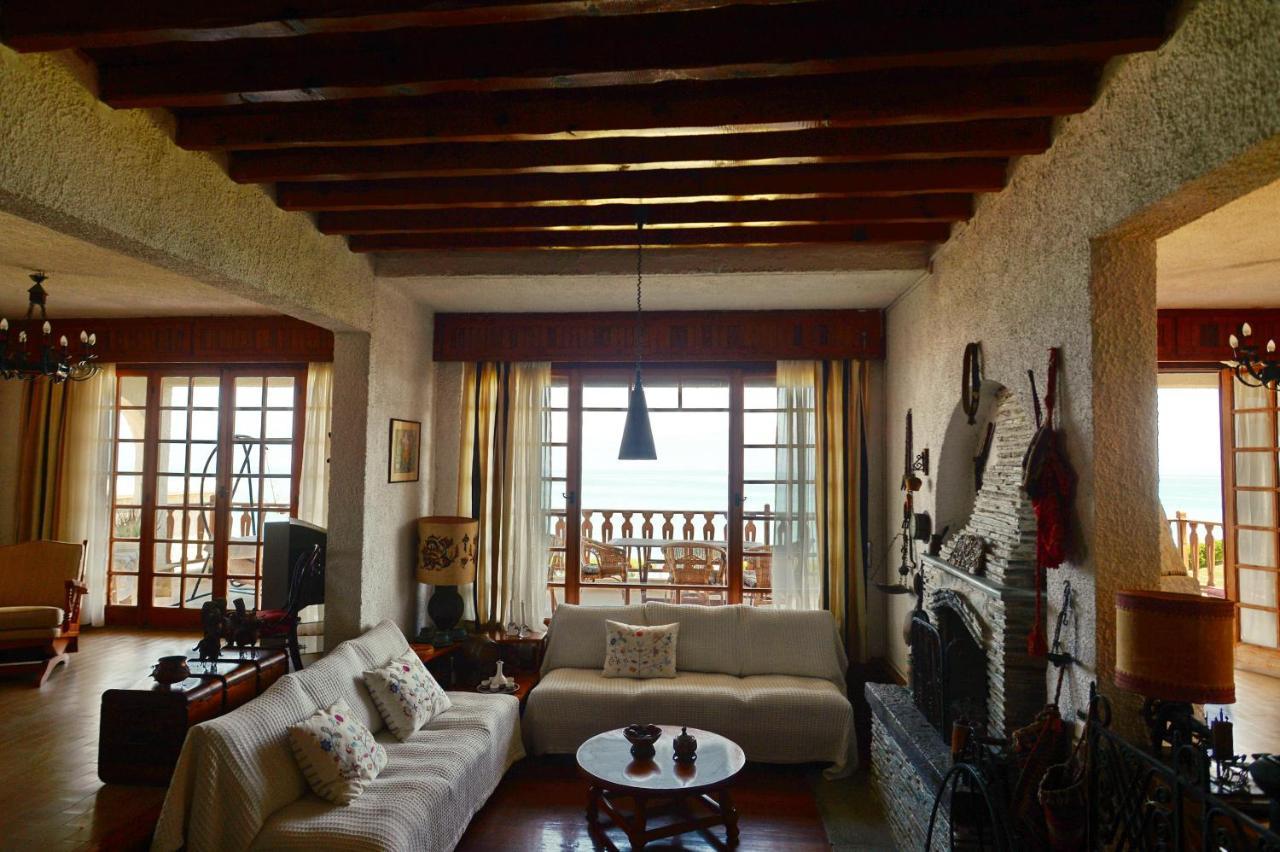 Antorina Grande Beachfront House With Private Pool