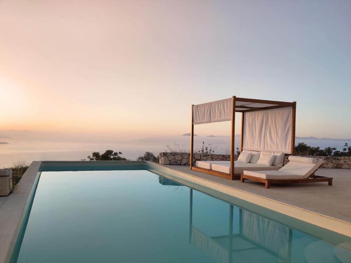 Urania Luxury Villa