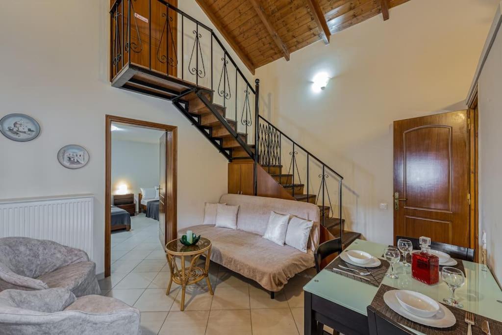 Holiday home Alice Happy Place 1 , Only 5 Minutes From The Shipwreck!!! Anafonitria