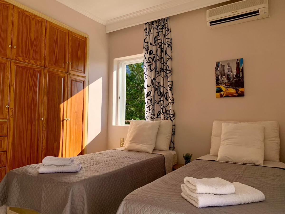 Villari Lefkas