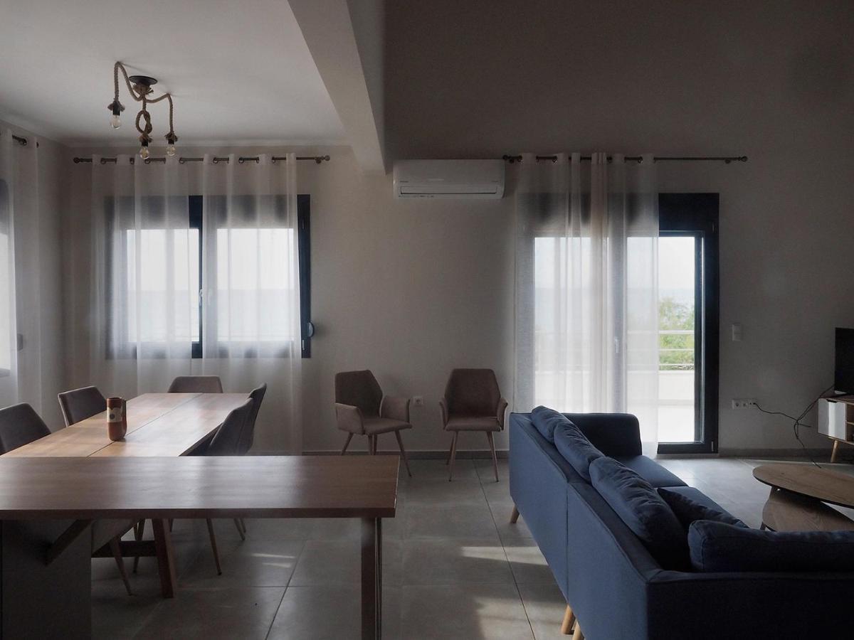 Melissinos Beachfront Apartment Komi (Chios)
