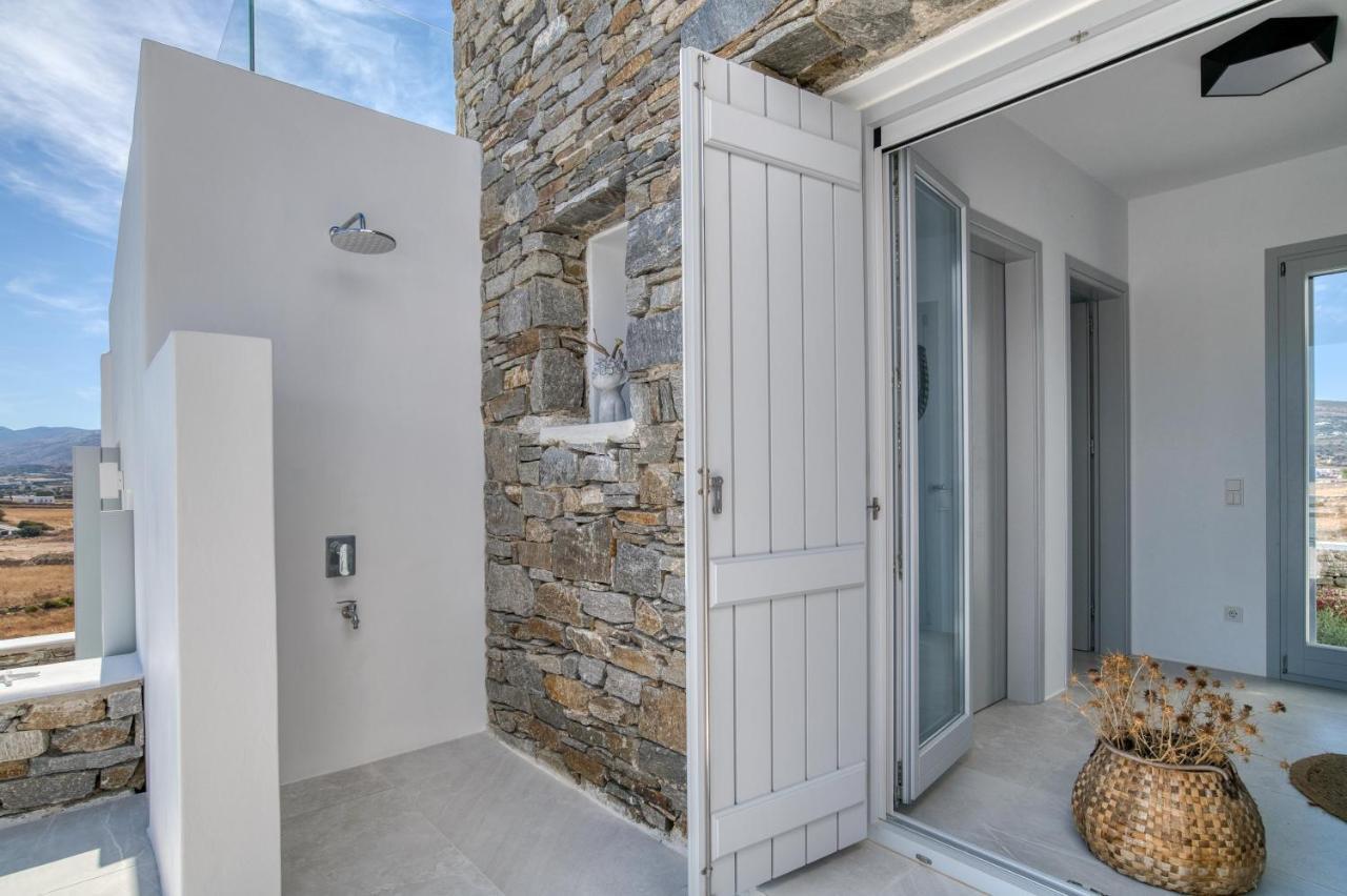 Yαlάzιοs - Jacuzzi & Gym Isterni (Paros)