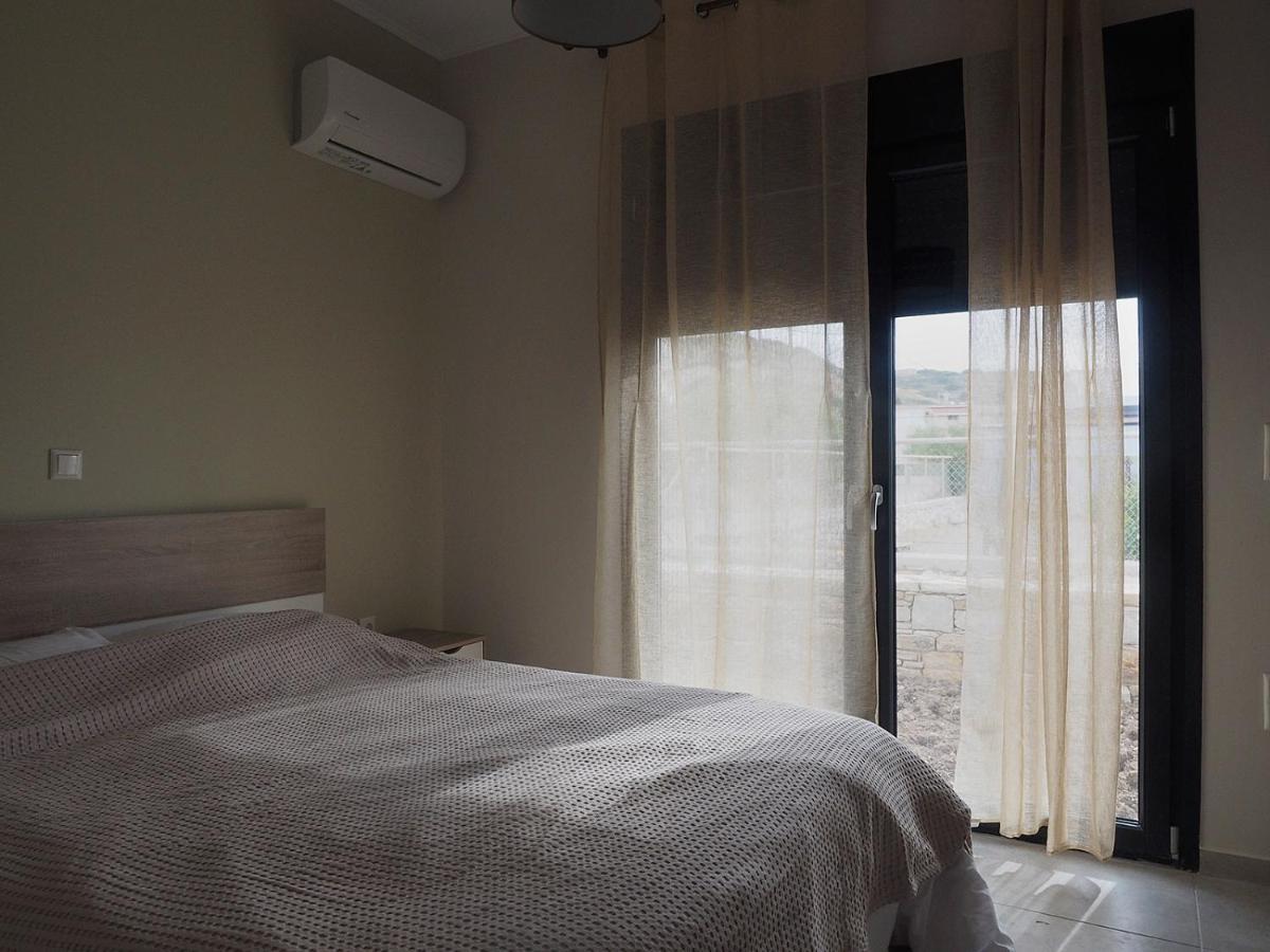Melissinos Beachfront Apartment