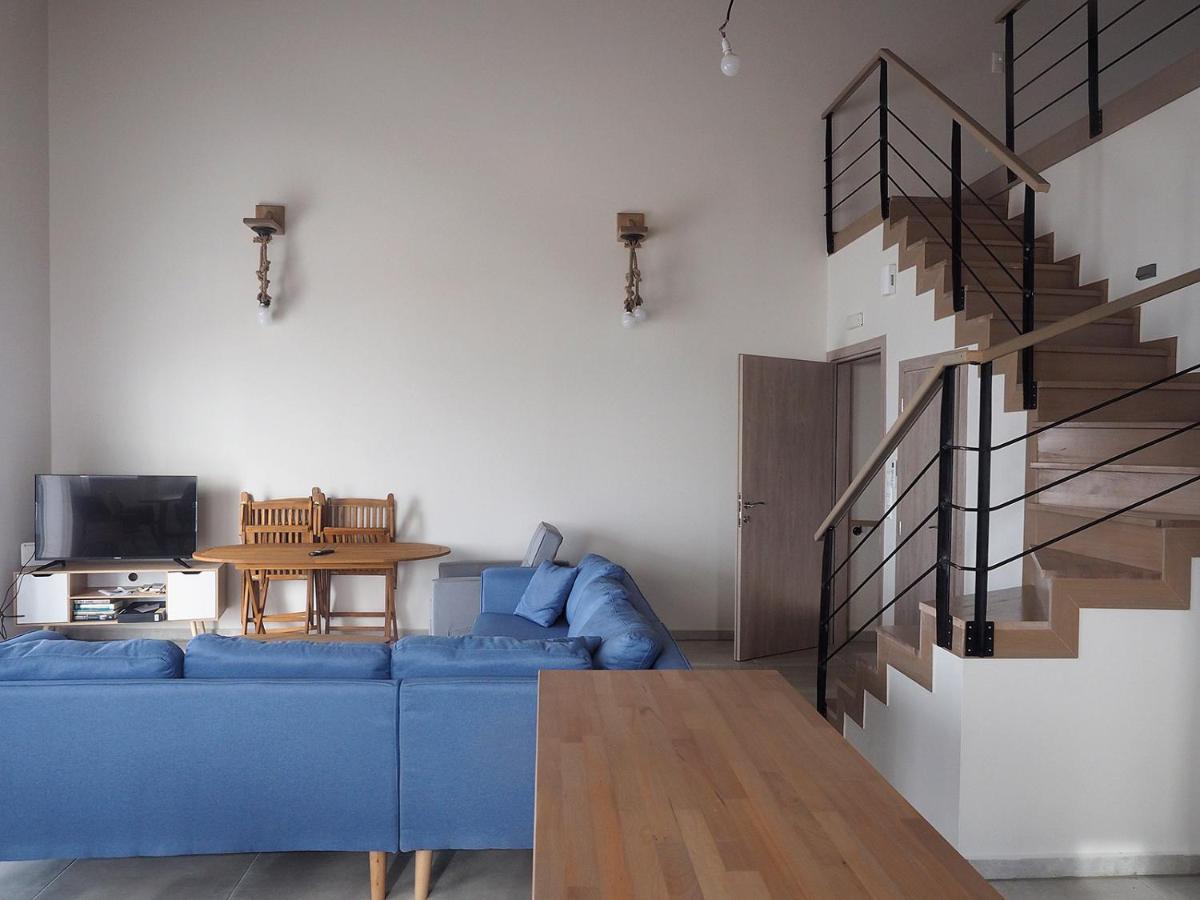 Melissinos Beachfront Apartment Komi (Chios)