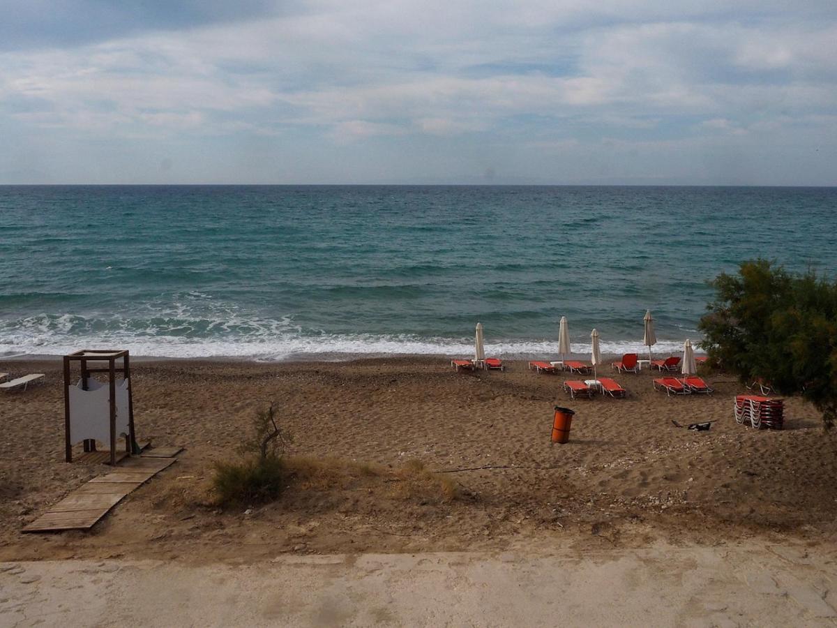 Melissinos Beachfront Apartment *