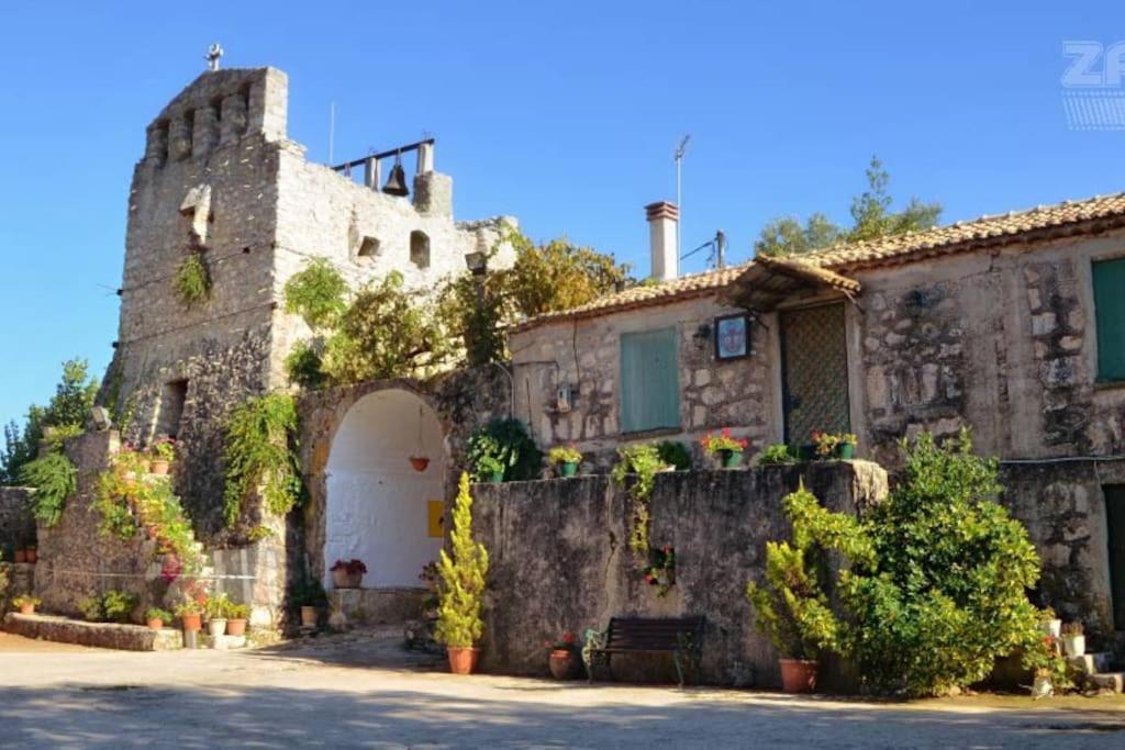 Alice Happy Place 1 , Only 5 Minutes From The Shipwreck!!! Holiday home Anafonitria