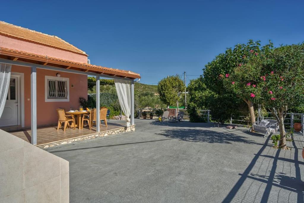Holiday home Alice Happy Place 1 , Only 5 Minutes From The Shipwreck!!! *