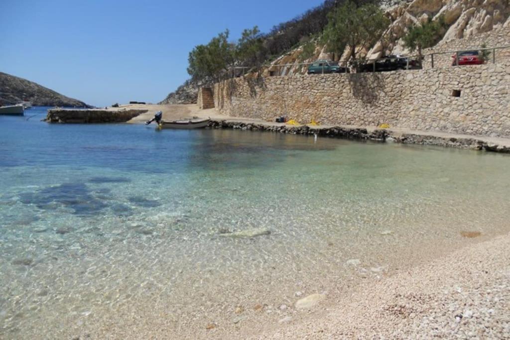 Alice Happy Place 1 , Only 5 Minutes From The Shipwreck!!! Holiday home Anafonitria