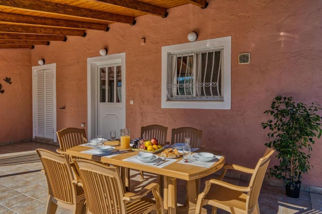 Holiday home Alice Happy Place 1 , Only 5 Minutes From The Shipwreck!!! *