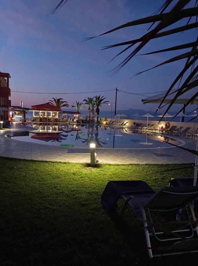 Ninos On The Aparthotel Roda (Corfu)