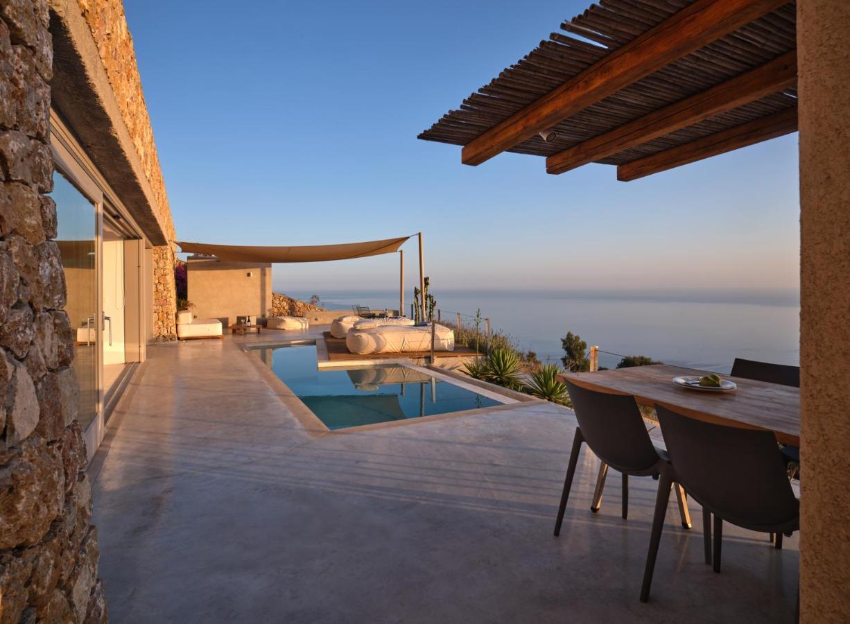 Santorini Heights Apartment *