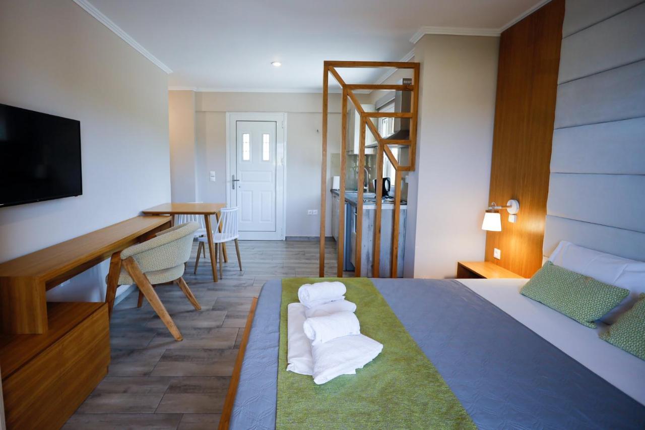 Aparthotel Foinikounta View