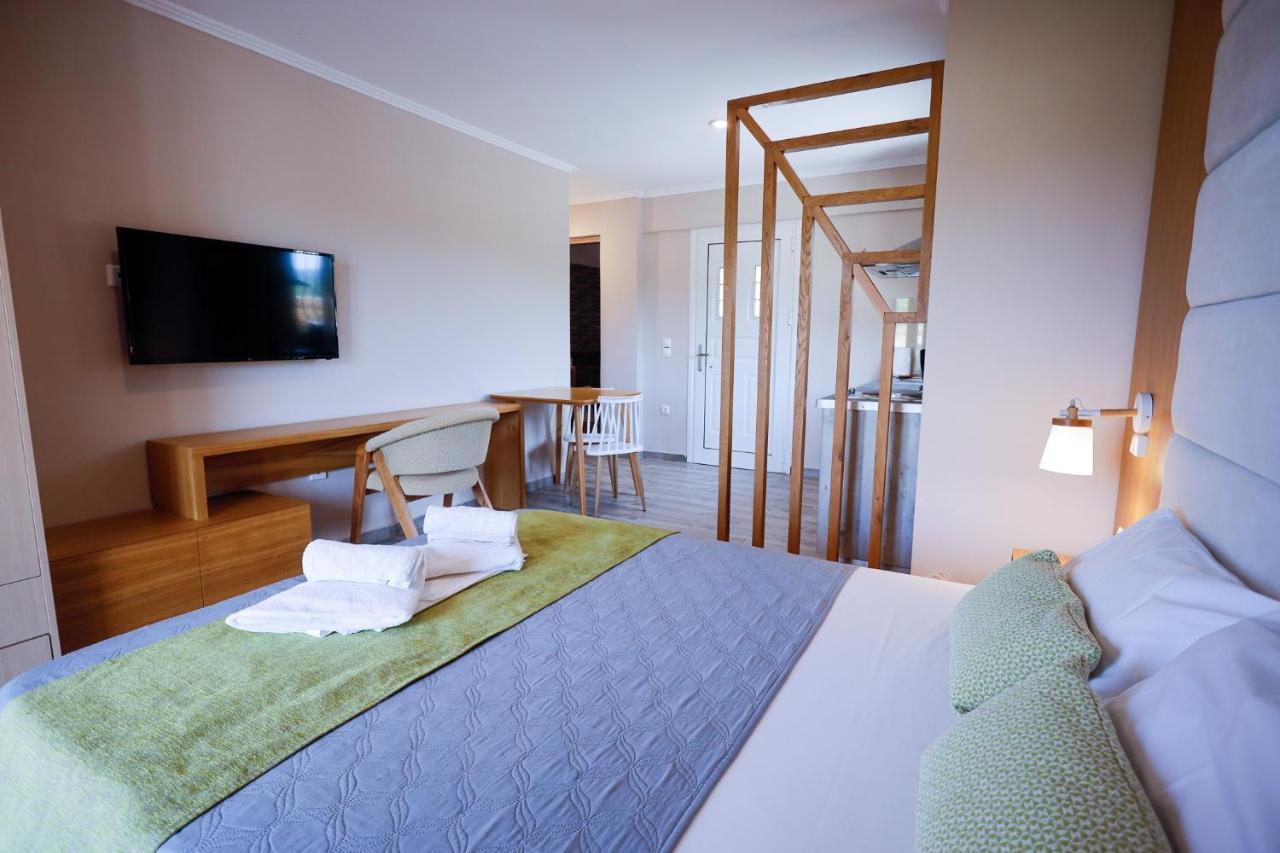 Aparthotel Foinikounta View
