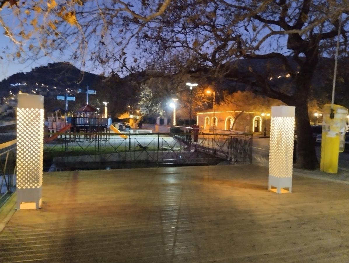 πέτρινο στη θάλασσα *