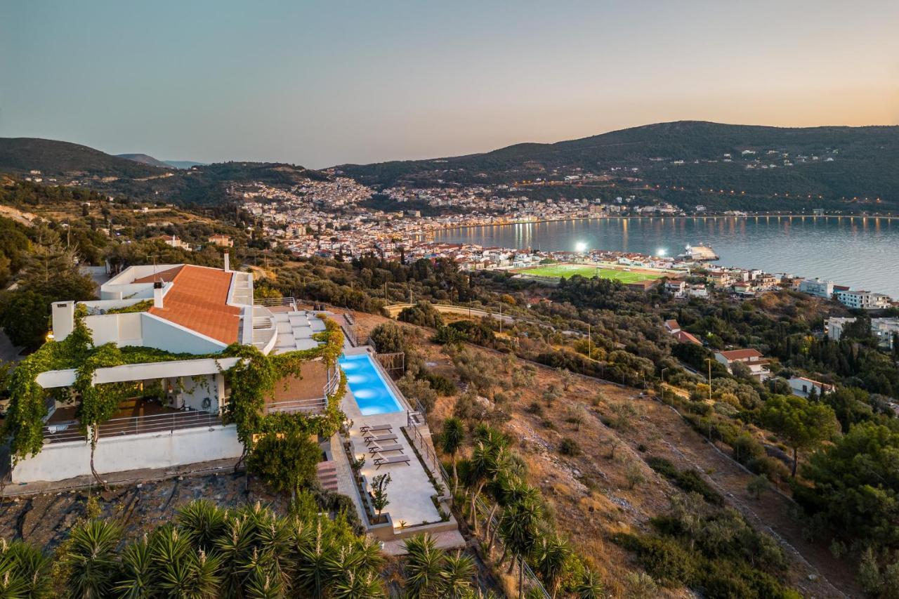 Heaven's Door Apartment Samos Town