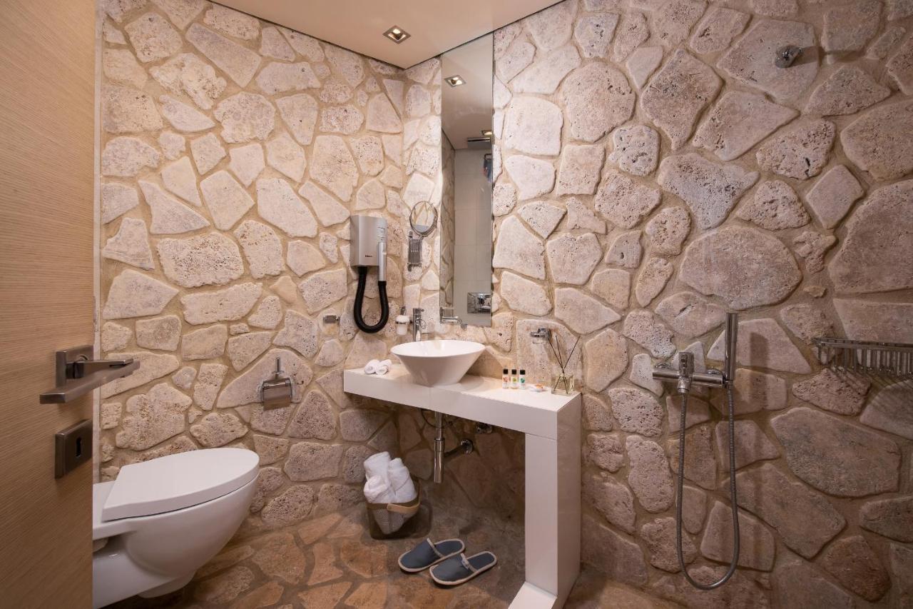 Afrodite Suites * Potos