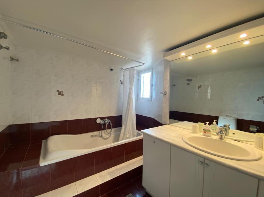 2-bedroom In Athina