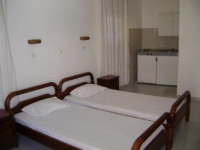 Valvi Irini Apartment Perissa (Santorini)