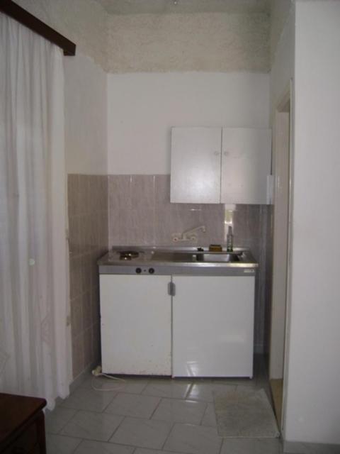 Valvi Irini Perissa (Santorini)