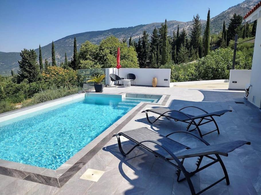 Katerina Kefalonia *