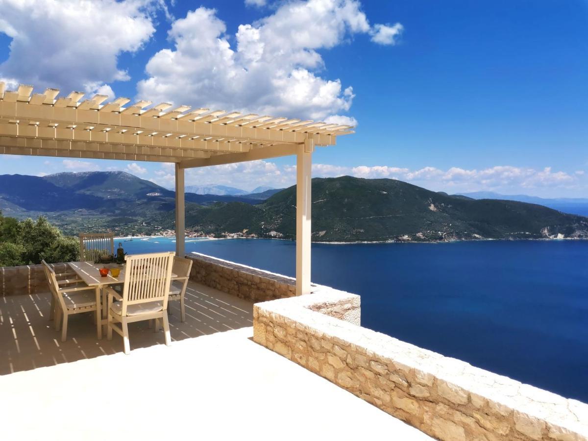 Urania Luxury *