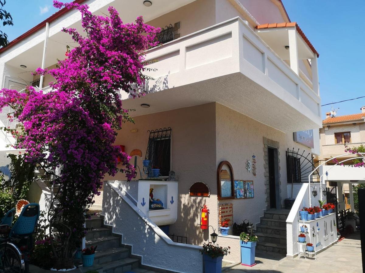 Haus Niko And Apartment Nea Poteidaia