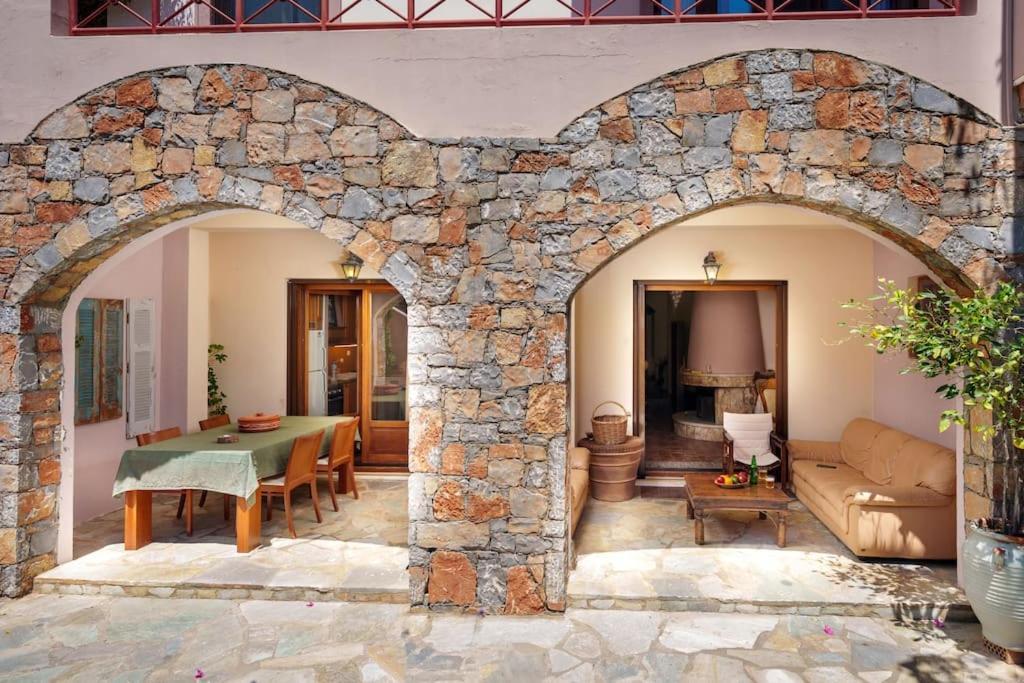 Four Seasons! Apartment Ligaria (Crete)
