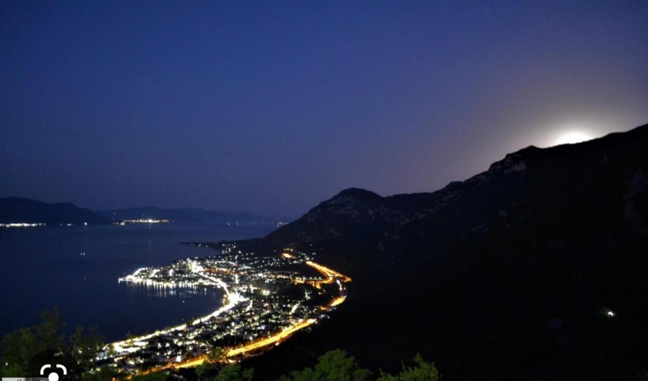 Magical View, Asproneri,