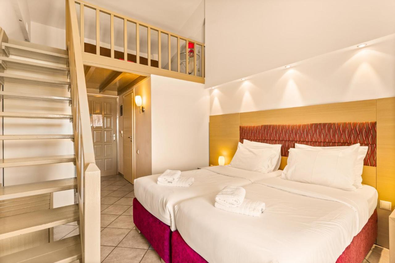 Kalogria Aparthotel 3*