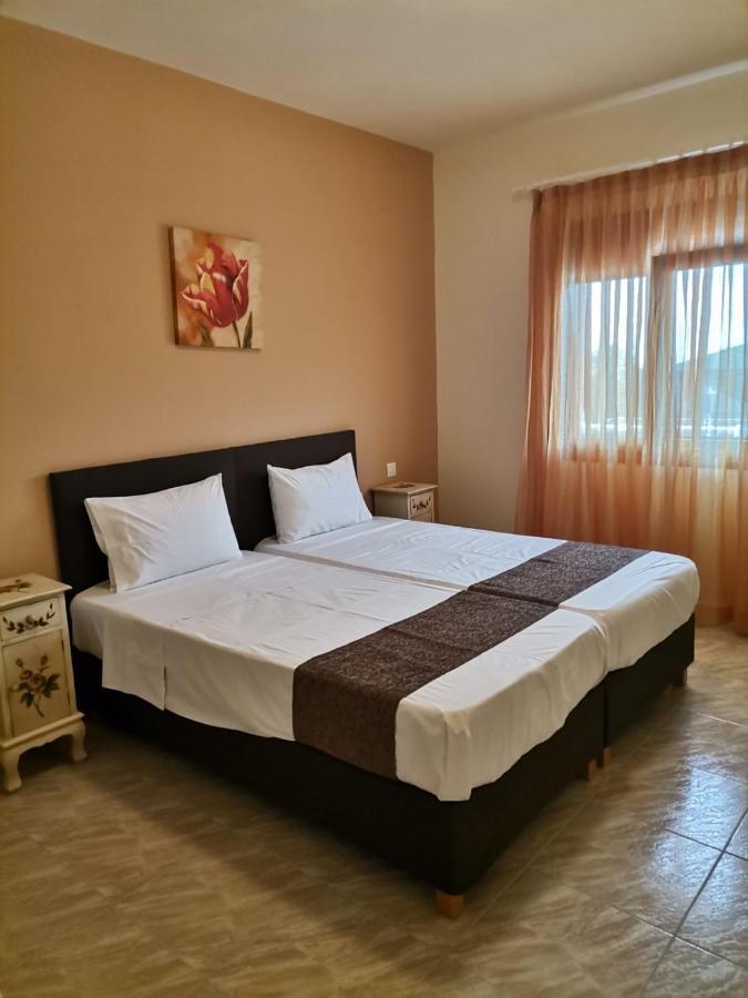 Aparthotel Takis 3*