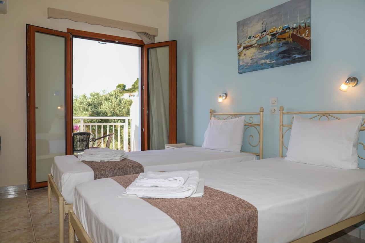 Takis Aparthotel Ksanemos