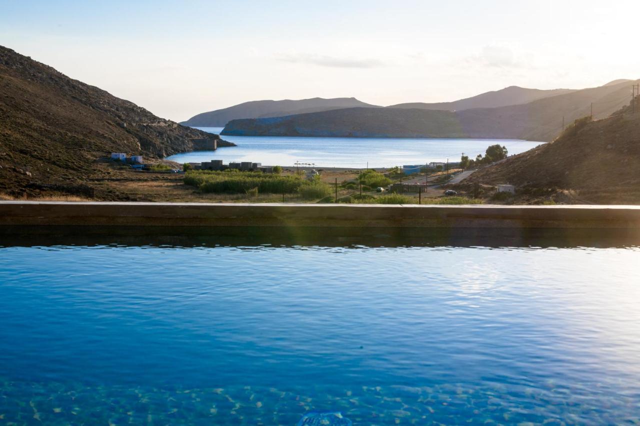 Homa Serifos Pool Villa *