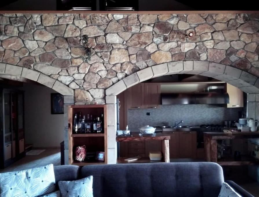Spacious Rustic With Sea View