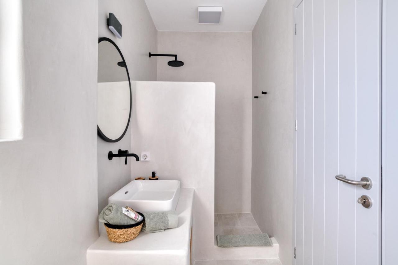 Villa Yαlάzιοs - Jacuzzi & Gym Isterni (Paros)