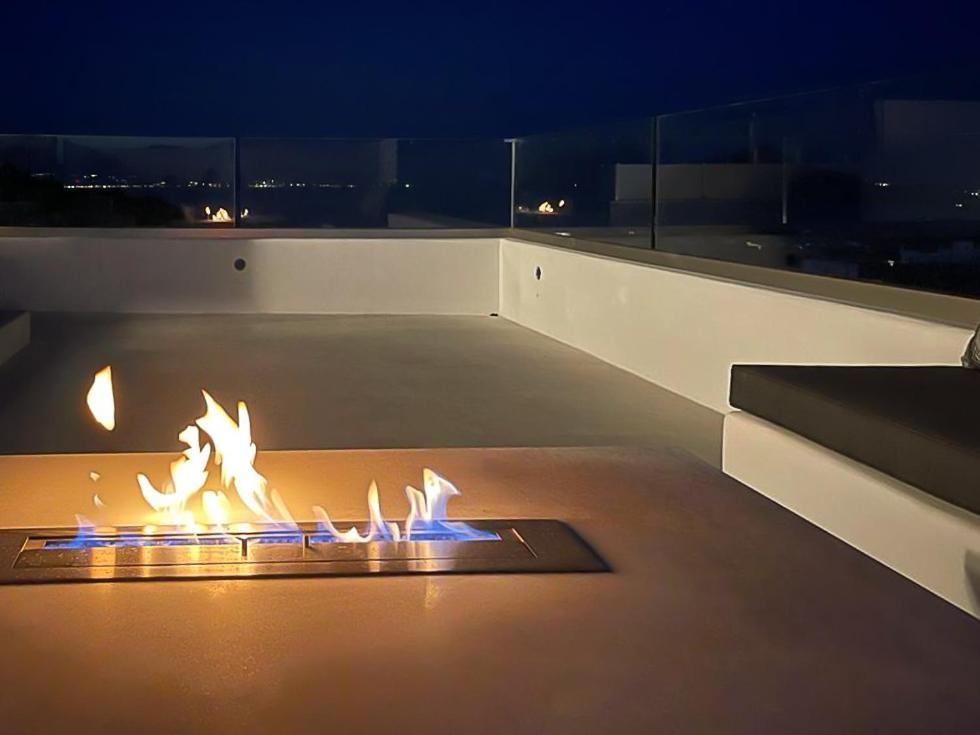 Yαlάzιοs - Jacuzzi & Gym Isterni (Paros)