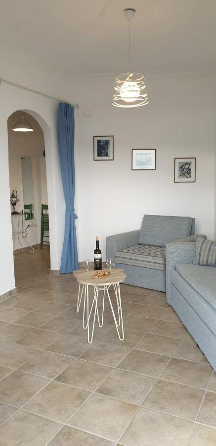 The Howard Place - Entir With A Sea View For 5 Guests