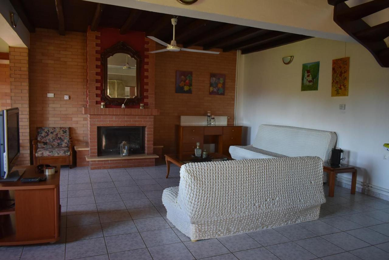 Kerasia's And Dora's Garden Holiday home Punta